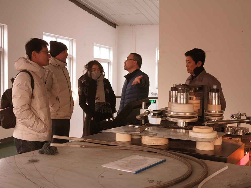 国际客户造访天津盛达拉弯厂