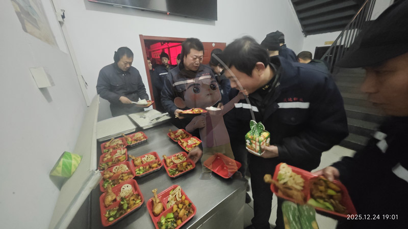 天津拉弯厂的平安夜重不重要？当然重要，更重要的是平安喜乐，愿盛达拉弯人所念皆所愿，平安顺遂、喜乐无忧！ 