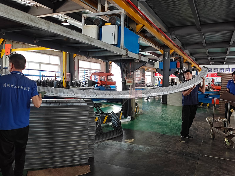 天津数控拉弯加工价格影响因素解析：材料、弧度与批量成本说明