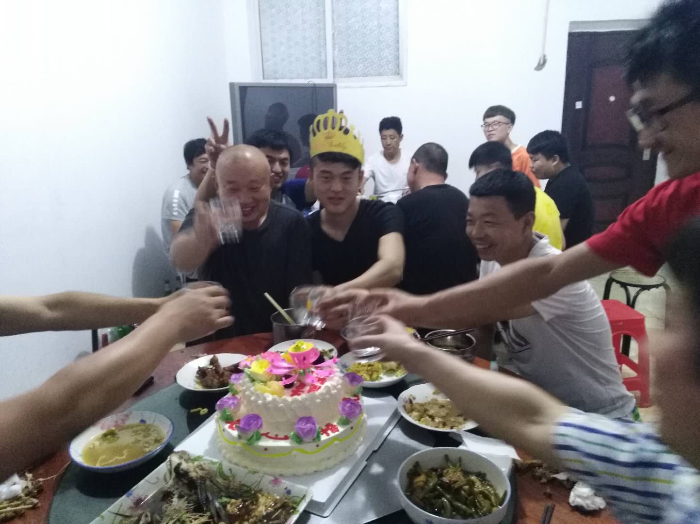 天津拉弯厂、北京拉弯厂、河北拉弯厂共同为员工庆祝生日